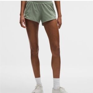 Lululemon Hotty Hot High-Rise
Lined Short 2.5"